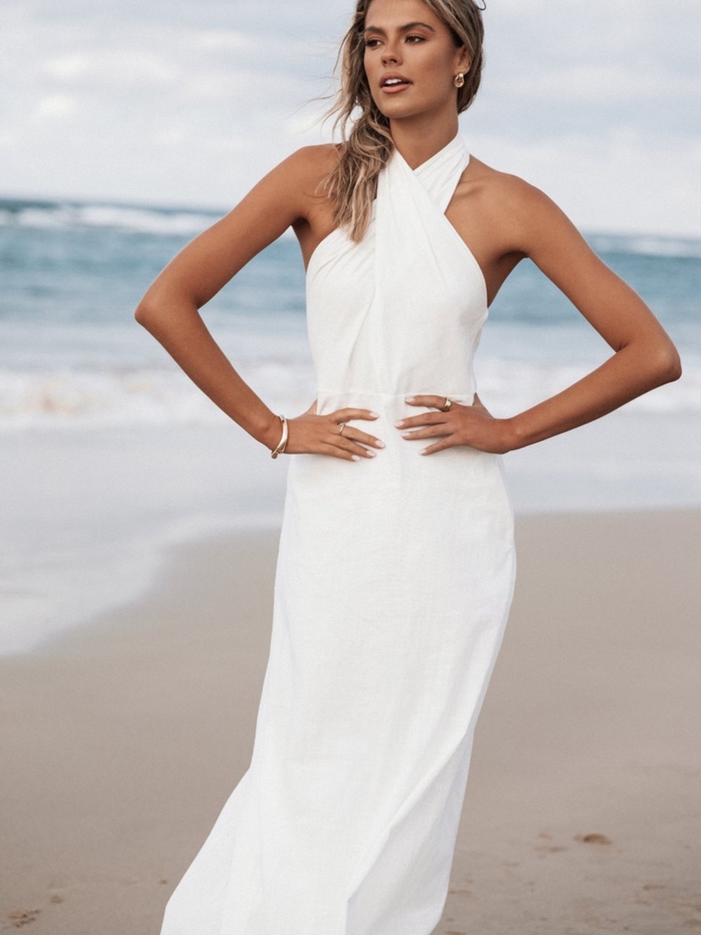 Petal & Pup Betsy Halterneck Maxi Dress | M - Picture 2 of 8